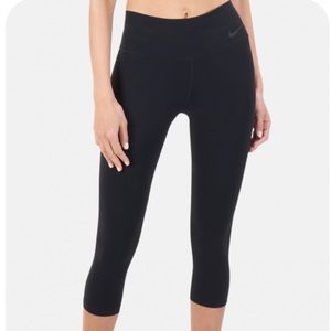 Nike dri-fit capri tight
